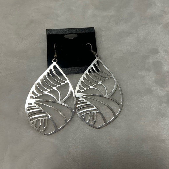 Silver dangle drop earrings - Picture 2 of 3